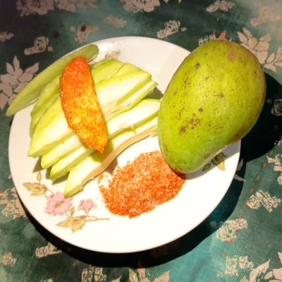 ৪ কেজি টক মিষ্টি কাচা আম  ১৩৯০ টাকা